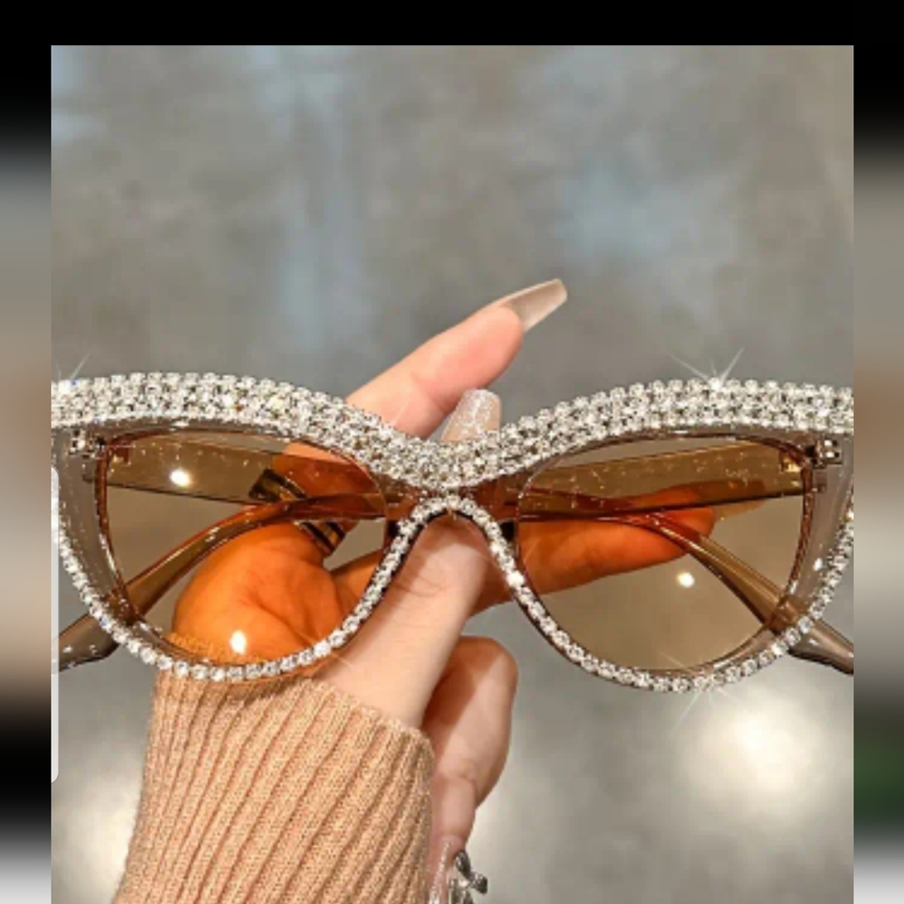 Glossy Flossy Bling